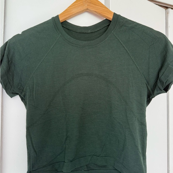 lululemon athletica Forest Green Crop Top - Picture 1 of 2